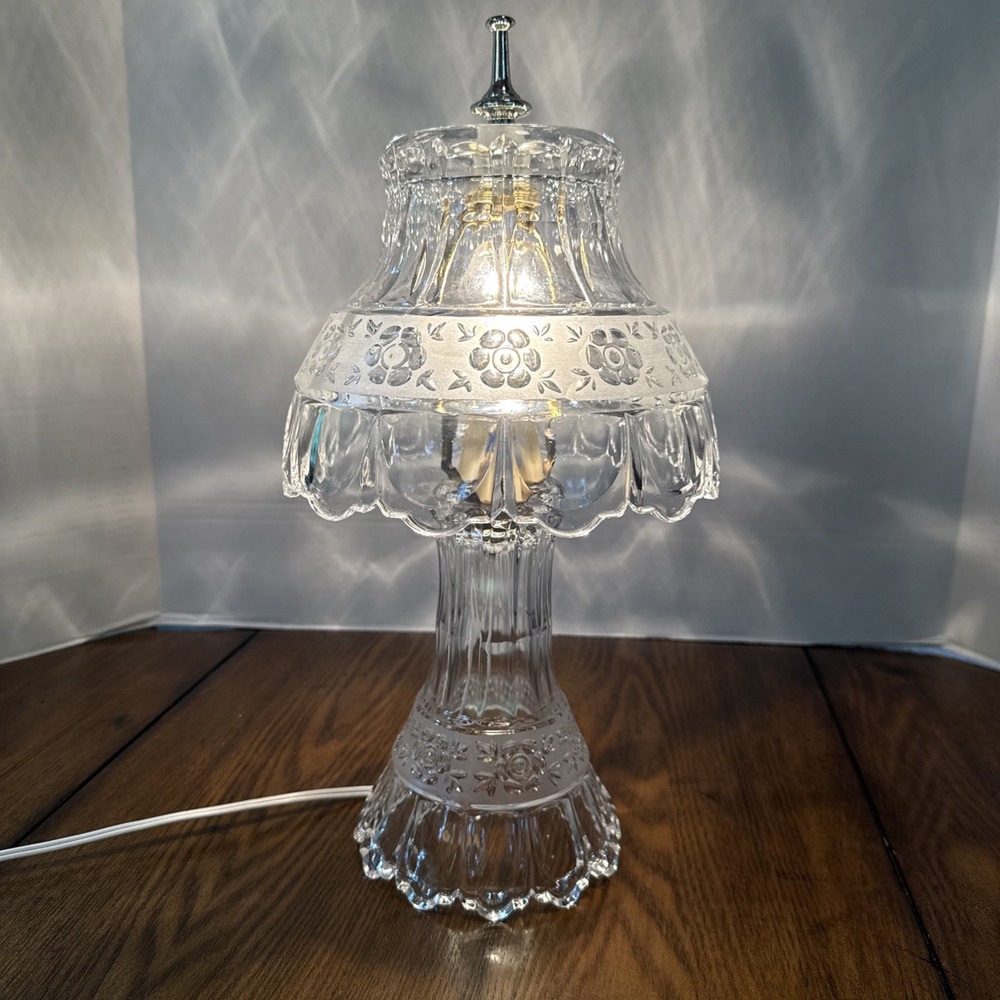 Vintage Clear Cut Lead Crystal Boudoir Parlour Table Lamp Etched Flowers 14"